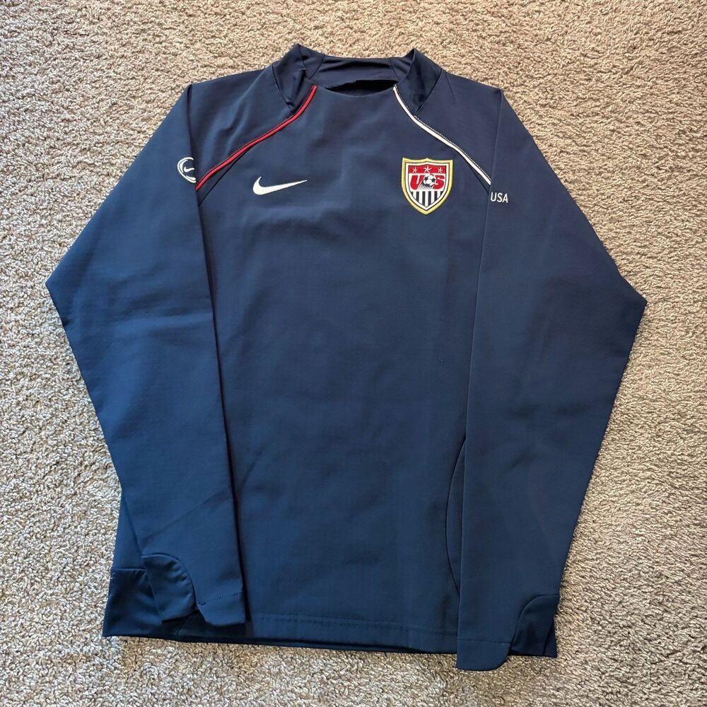 Nike US Soccer Women’s Long Sleeve Performance Training Shirt Medium USWST 2010
